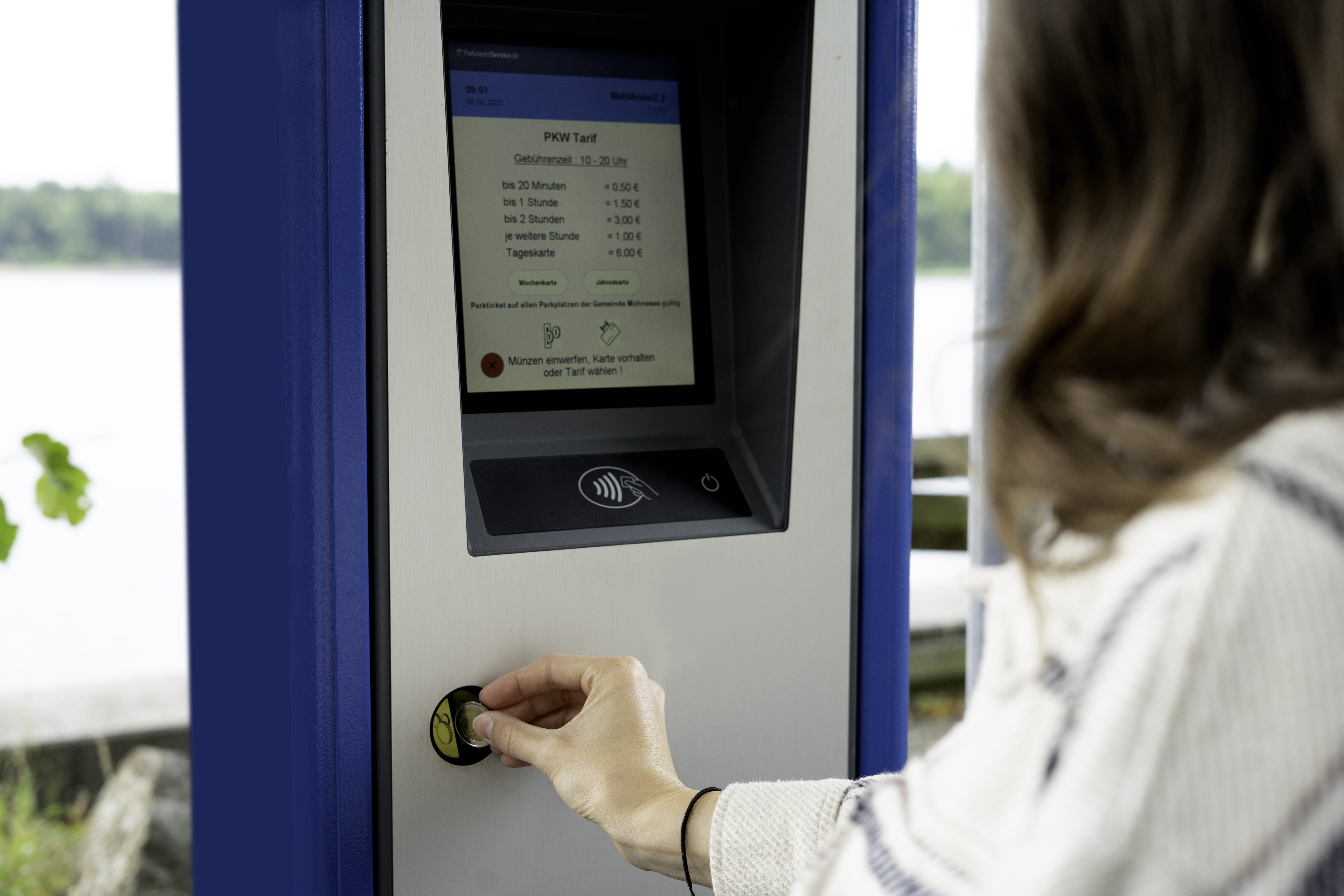 Parkscheinautomat im Einsatz